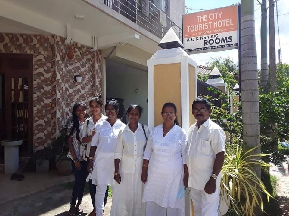 The City Tourist Hotel Anuradhapura Esterno foto