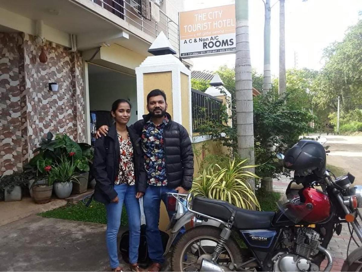 The City Tourist Hotel Anuradhapura Esterno foto