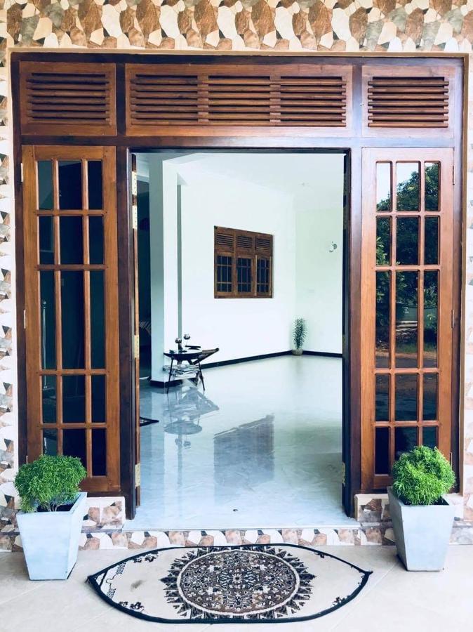 The City Tourist Hotel Anuradhapura Esterno foto
