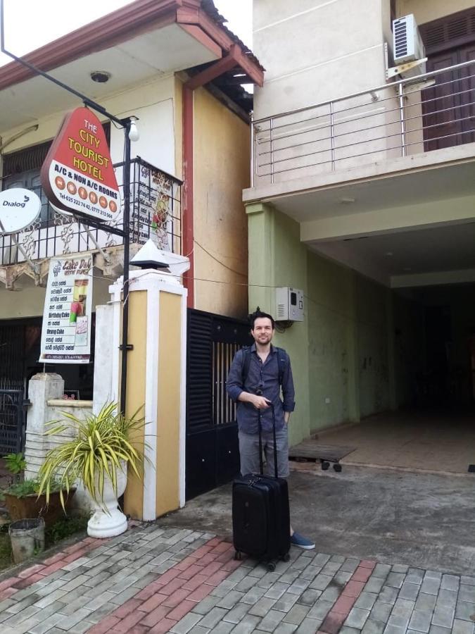 The City Tourist Hotel Anuradhapura Esterno foto